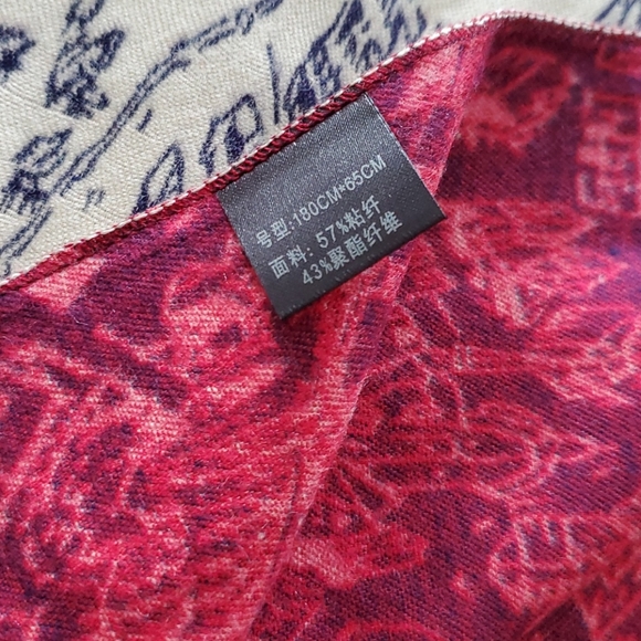 NWOT! Huge Cashmere Horse Scarf - Picture 5 of 5